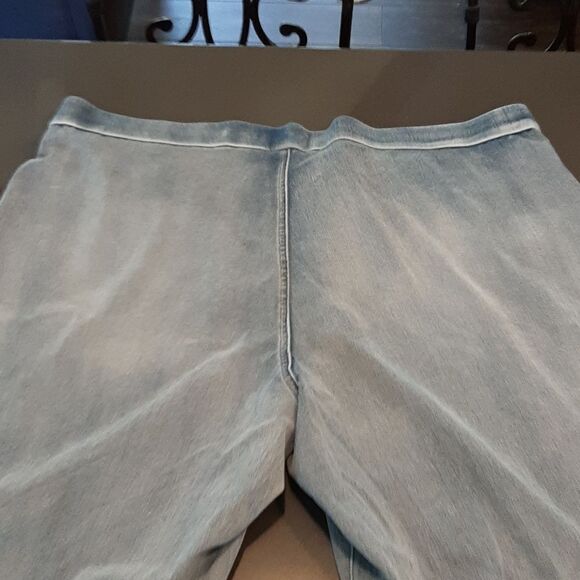 LOGO Pull On Jogger - Picture 5 of 12